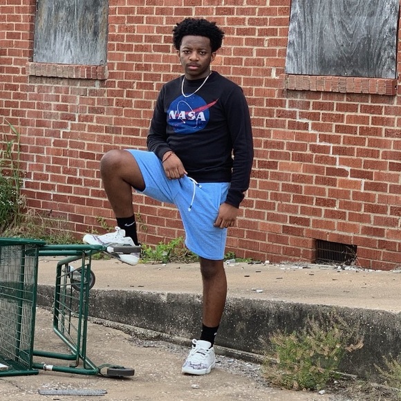 Meet your Posher, Basil - Picture 1 of 1